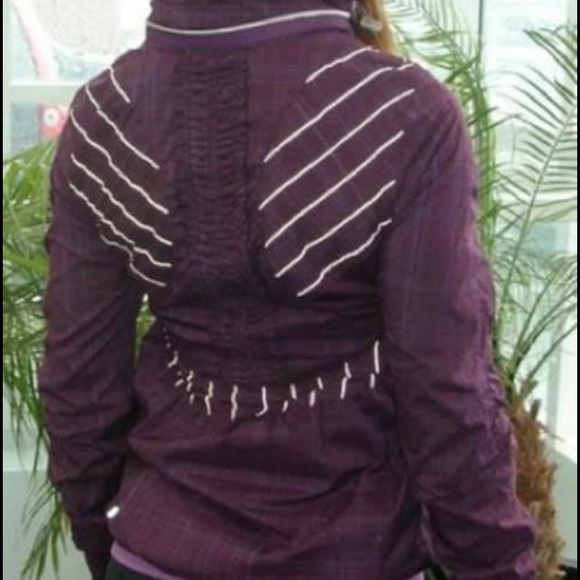 *rare* lululemon hustle jacket in purple plaid - Picture 9 of 10